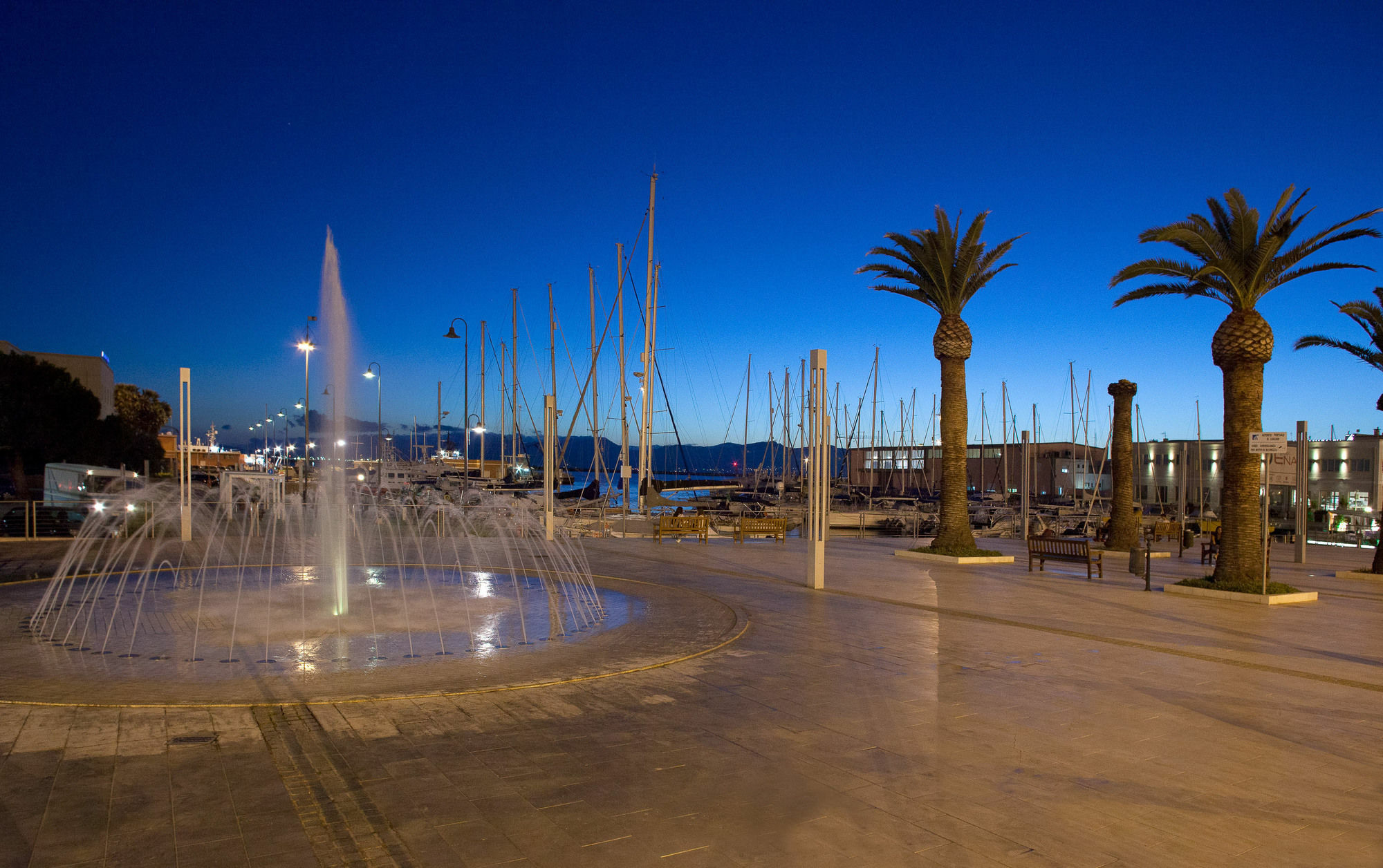 Du Monde 2* Cagliari